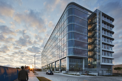 Lincoln Yards Life Sciences Center, exnterior lighting