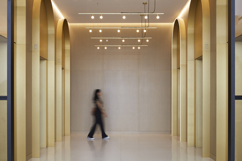 Lincoln Yards Life Sciences Center main hallway, interior lighting